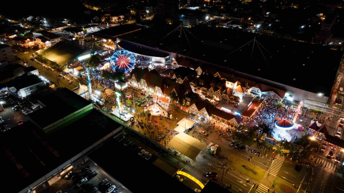 Festas regionais de Santa Catarina em outubro.