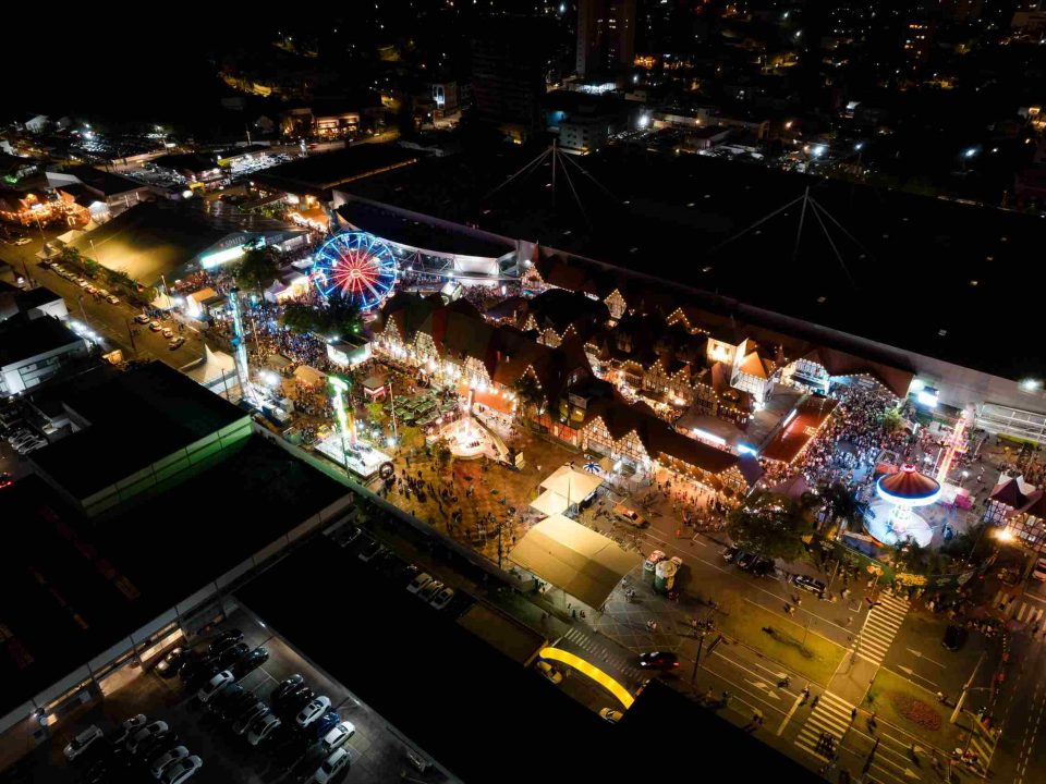 Festas regionais de Santa Catarina em outubro.