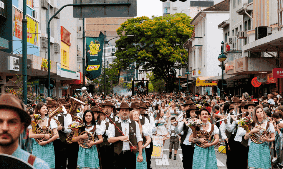 Desfile típico alemão. Foto: Acervo Oktoberfest. 